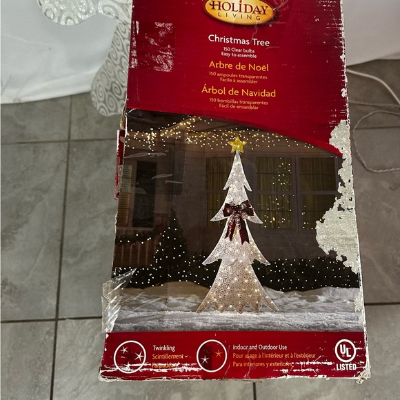 Holiday Living Christmas Tree Indoor Outdoor Use 150 Clear Bulbs - Picture 6 of 9